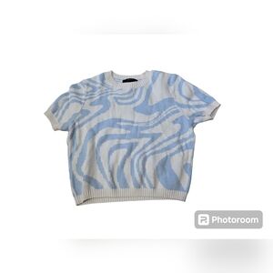 Forever 21 Sweater Size Medium Womens Short Sleeve Blue And White Swirls Cute